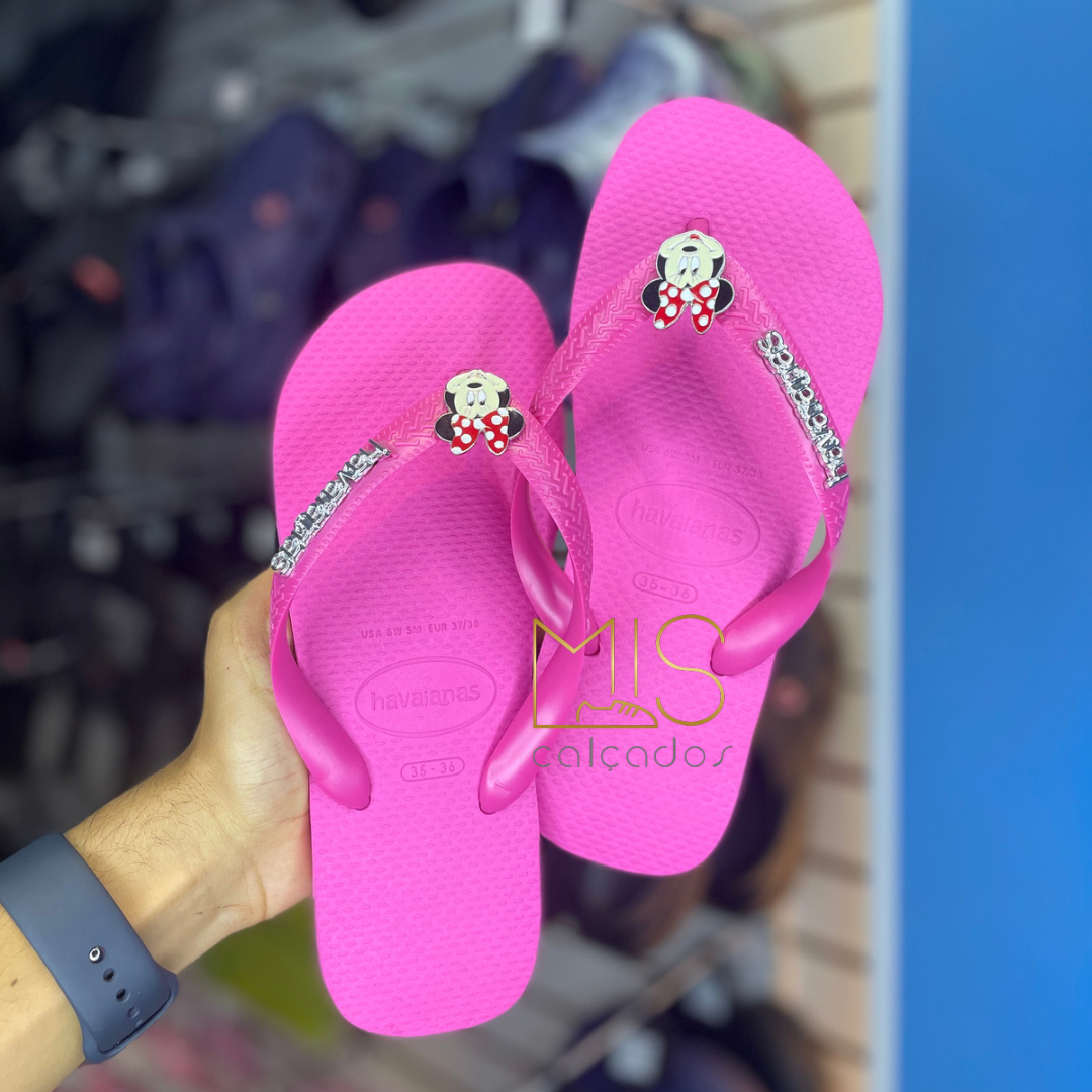 Havaianas com Logo e Pingente Minnie