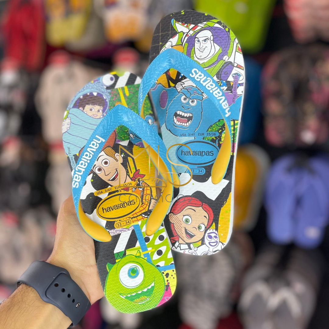 Chinelo Havaianas Monstros SA e toy story