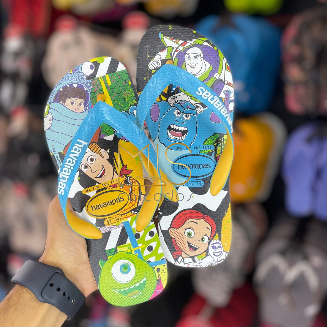 Chinelo Havaianas Monstros SA e toy story