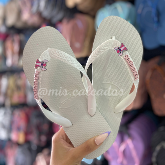 Chinelo Havaianas Top Branca Logo Metálico + Pingente Stitch